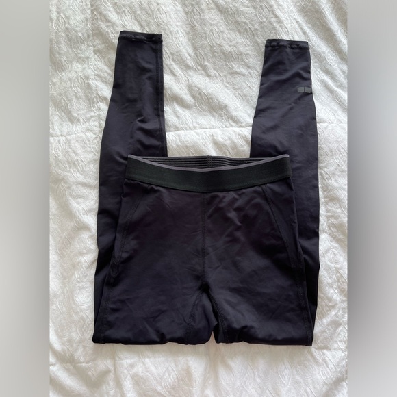 Uniqlo Airism black spandex leggings - Picture 6 of 7